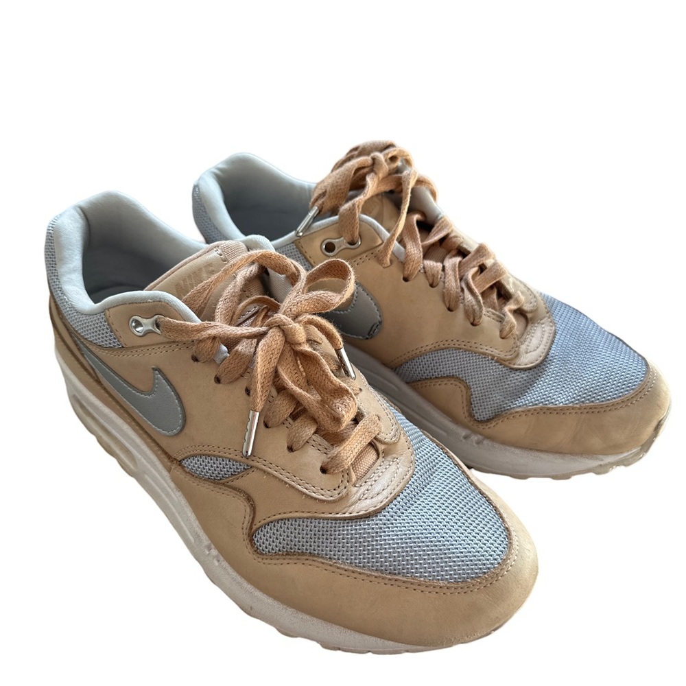 Classic. Minimalist. Nike Air Max